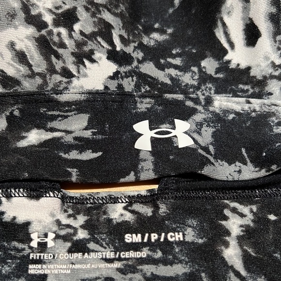 Under Armour sports bra size small - Picture 3 of 3